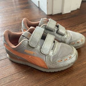 Toddler Girls Glitter Pumas Velcro Shoes Size 11